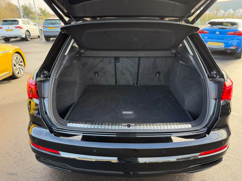 Audi Q3 40 Tdi Quattro Sport S Tronic VE70HSY Black #6