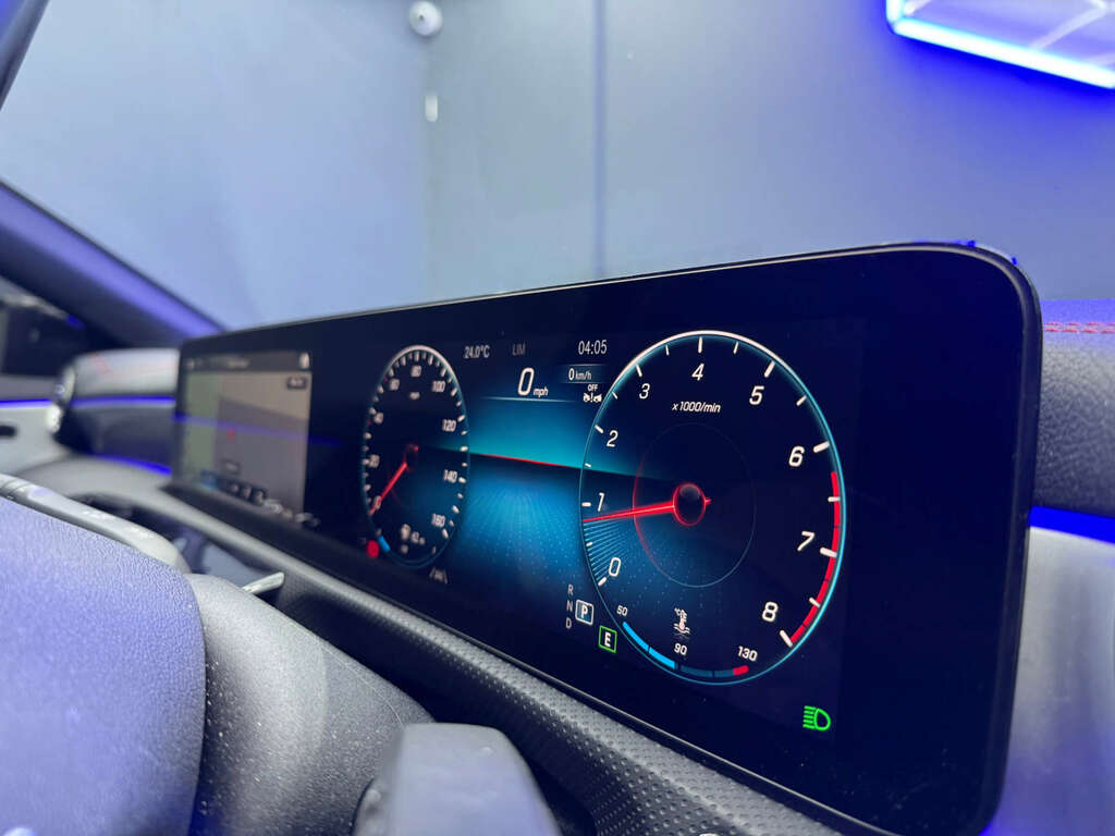 Mercedes-Benz 250 Cla Amg Line Premium E  #25