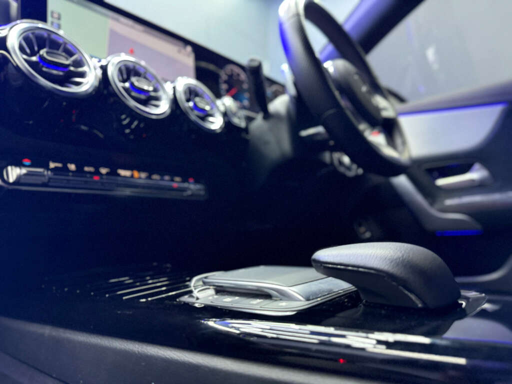Mercedes-Benz 250 Cla Amg Line Premium E  #11