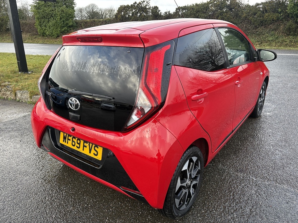 Toyota Aygo Vvt-i X-trend WF69FVS Red #4