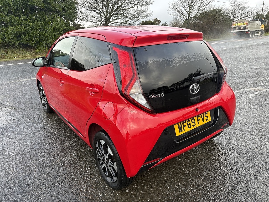 Toyota Aygo Vvt-i X-trend WF69FVS Red #2