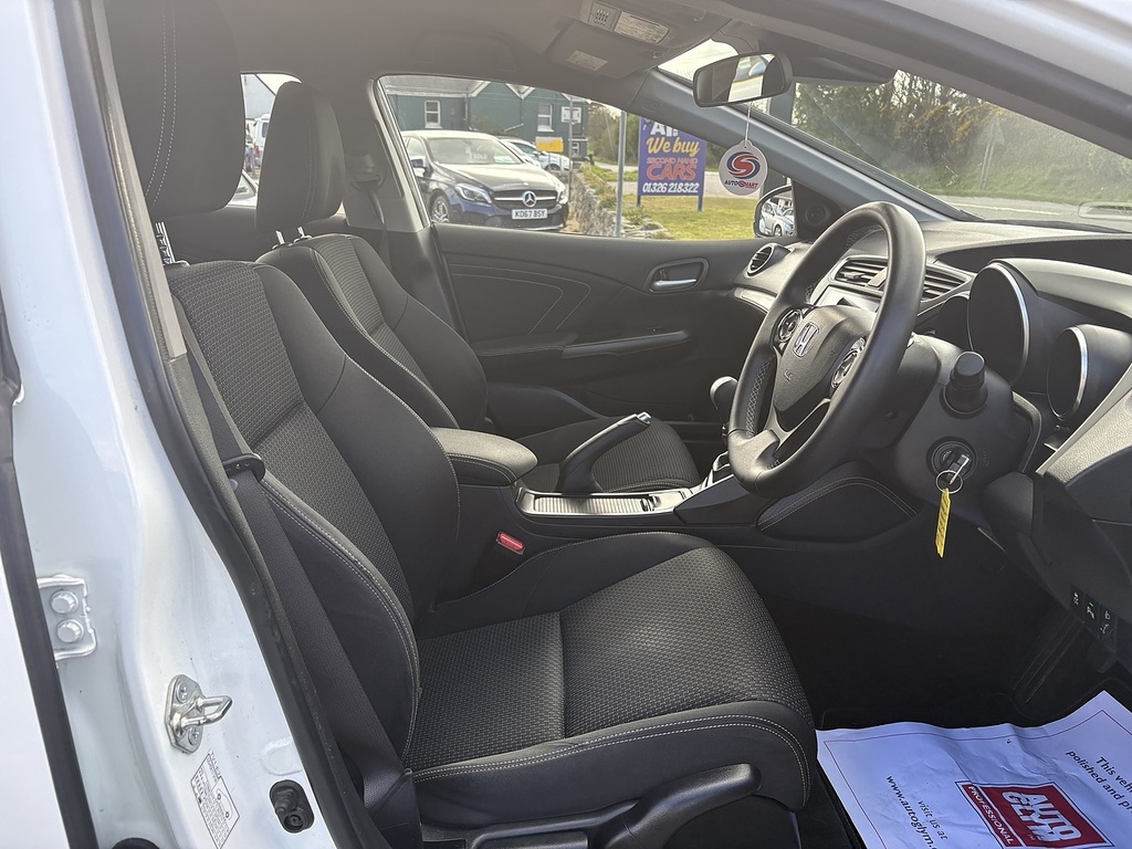 Honda Civic I-vtec Se Plus White #6