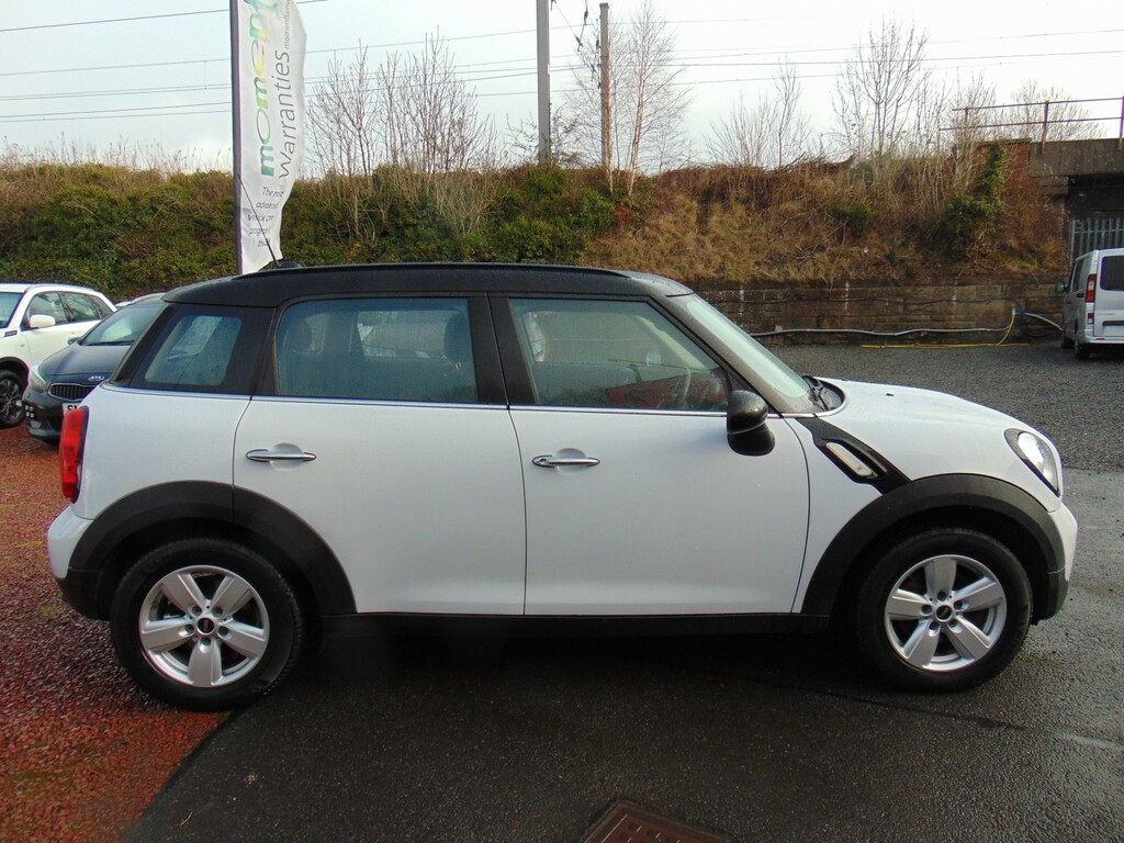 Mini Countryman Suv 1.6 Cooper D Countryman Mot December 2026 L GV16VRL White #2