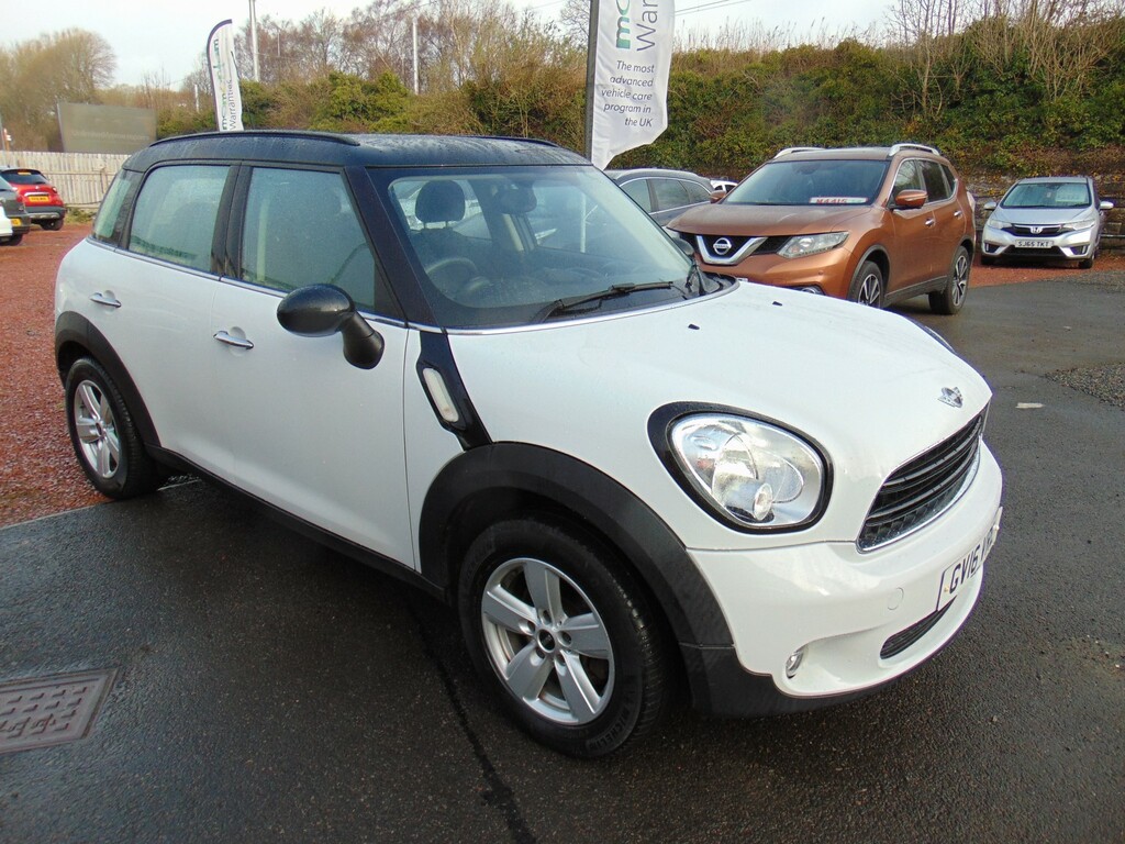 Mini Countryman Suv 1.6 Cooper D Countryman Mot December 2026 L GV16VRL White #3