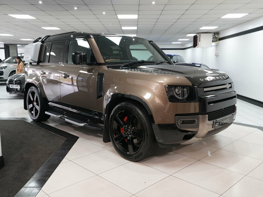 Land Rover Defender 3L X Brown