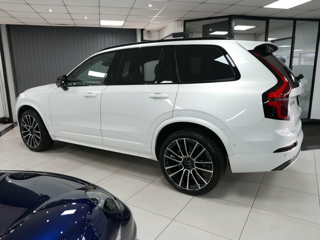 Volvo XC90 2L Ultra Dark White #6