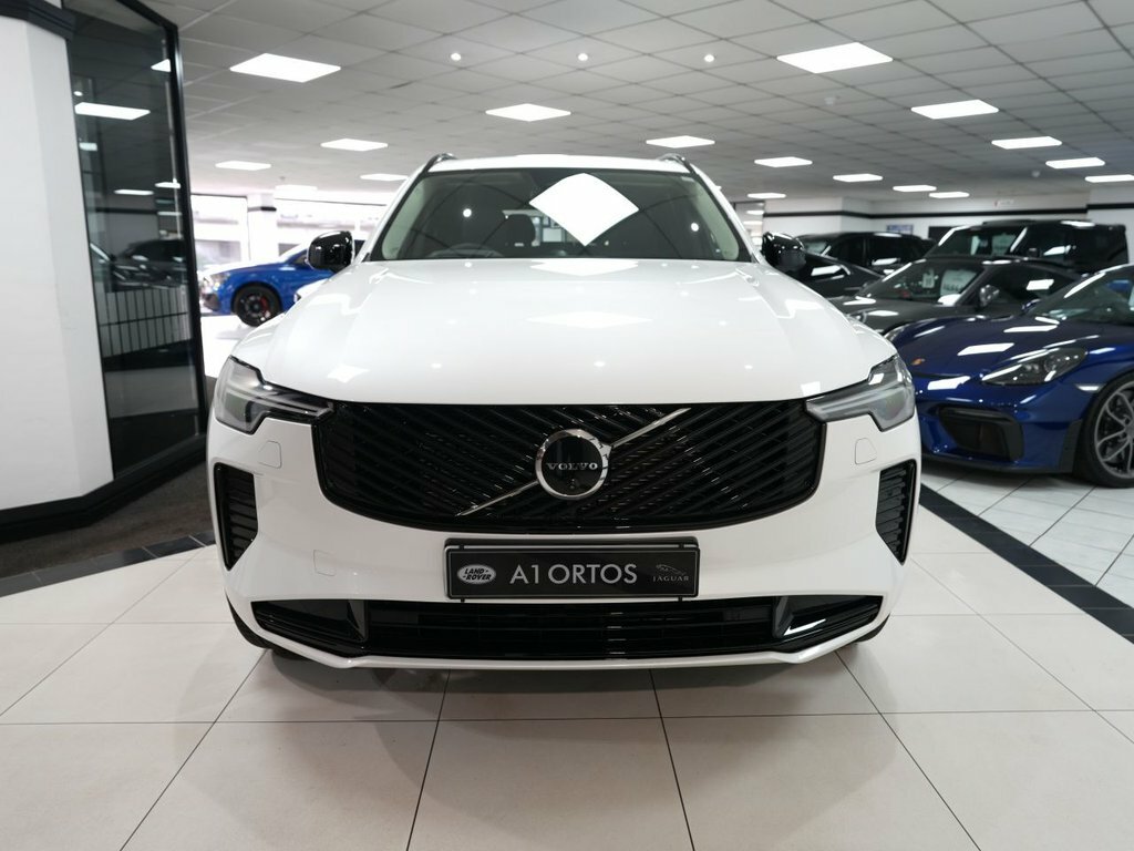 Volvo XC90 2L Ultra Dark White #2
