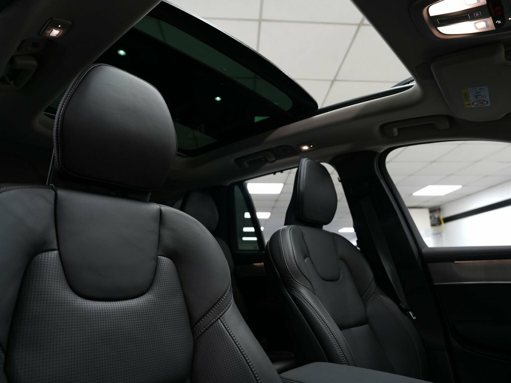 Volvo XC90 2L Ultra Dark White #4
