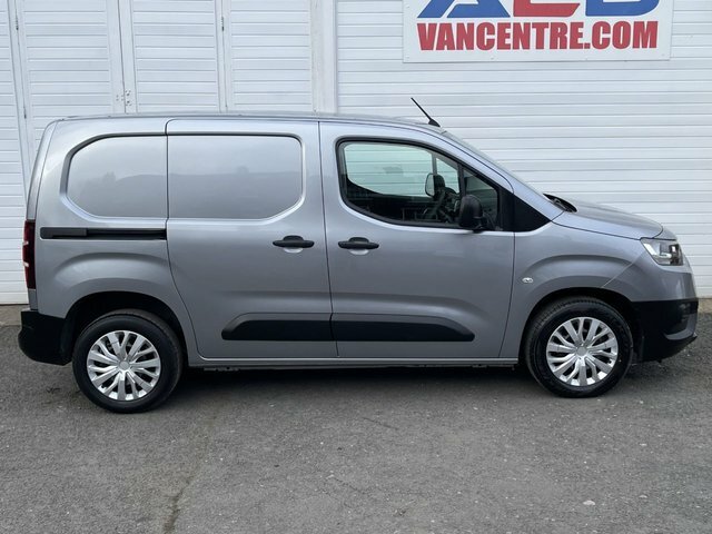 Toyota Proace City 1.5 Bluehdi Active Short EJ72GMU Grey #4