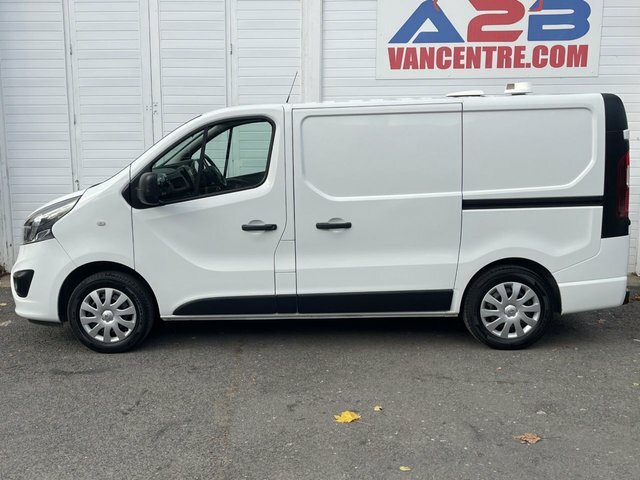Vauxhall Vivaro 1.6 Cdti 2700 Biturbo FJ68EAO White #6