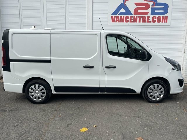Vauxhall Vivaro 1.6 Cdti 2700 Biturbo FJ68EAO White #4