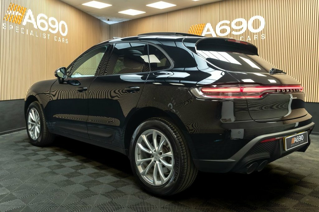 Porsche Macan 2L Null SA23ECC Black #5