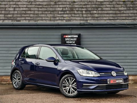 Volkswagen Golf 1.5 Golf Se GF68MMK Blue