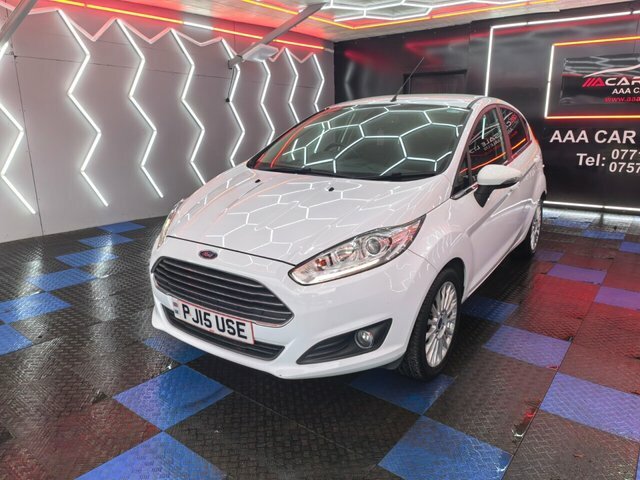 Ford Fiesta 1.0T Ecoboost Titanium Hatchback PJ15USE White #5