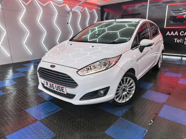 Ford Fiesta 1.0T Ecoboost Titanium Hatchback PJ15USE White #2