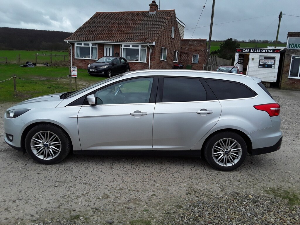 Ford Focus Estate 1.5 Tdci Zetec Edition 2017 YS67AZV Silver #4
