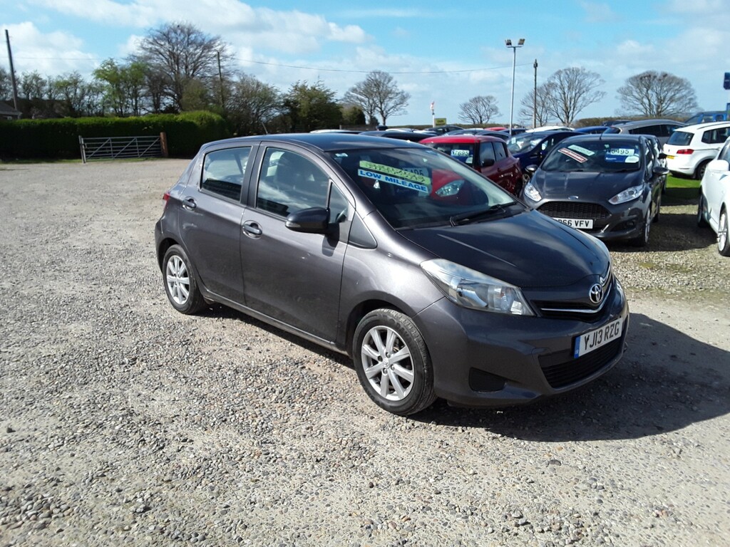 Toyota Yaris Hatchback 1.3 Dual Vvt-i Tr 2013 Grey