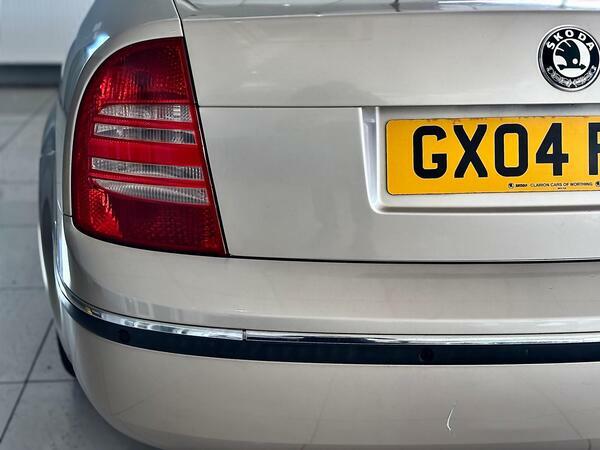 Skoda Superb 1.9 Tdi Pure Drive Elegance Beige #40