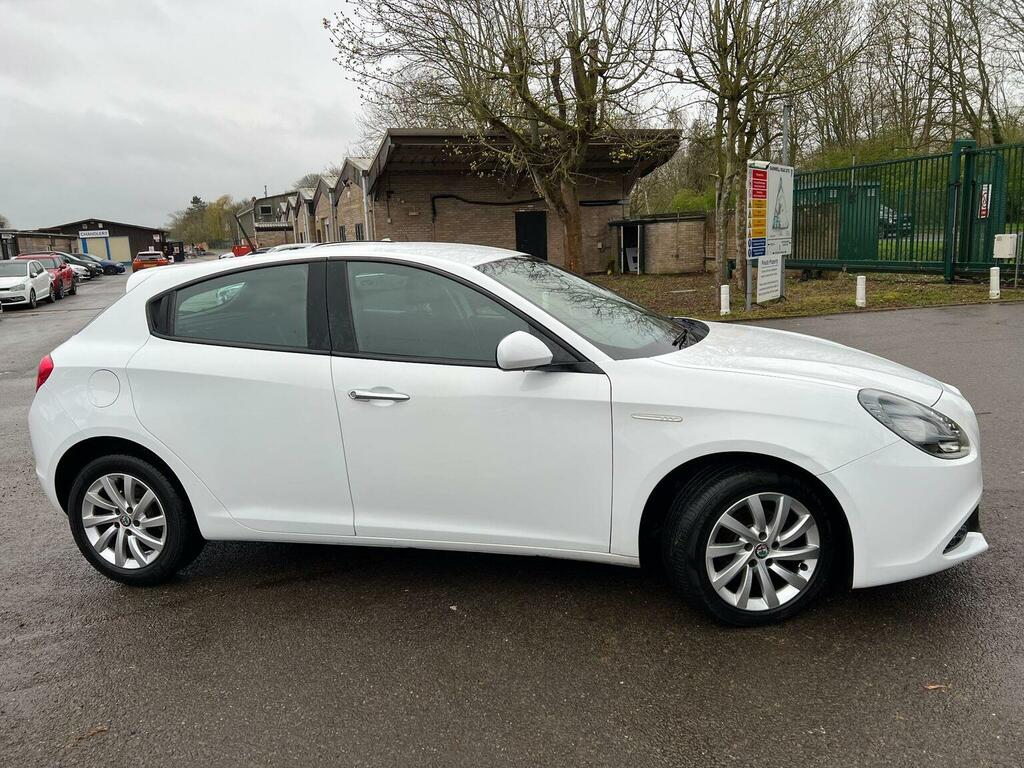 Alfa Romeo Giulietta Hatchback 1.6 Jtdm-2 Giulietta Tct Euro 6 Ss White #4