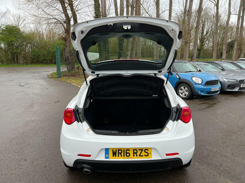 Alfa Romeo Giulietta Hatchback 1.6 Jtdm-2 Giulietta Tct Euro 6 Ss White #6