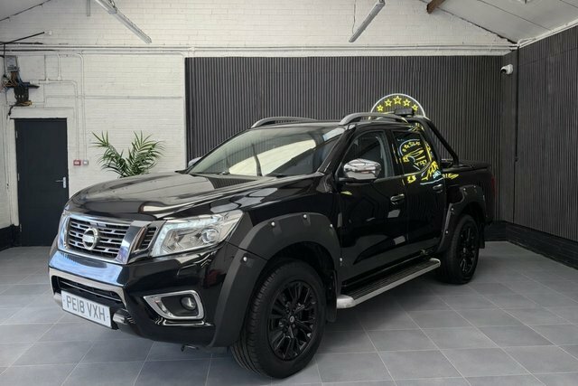 Nissan Navara 2.3 Dci Tekna Pickup Double Cab 4W PE18VXH Black #3