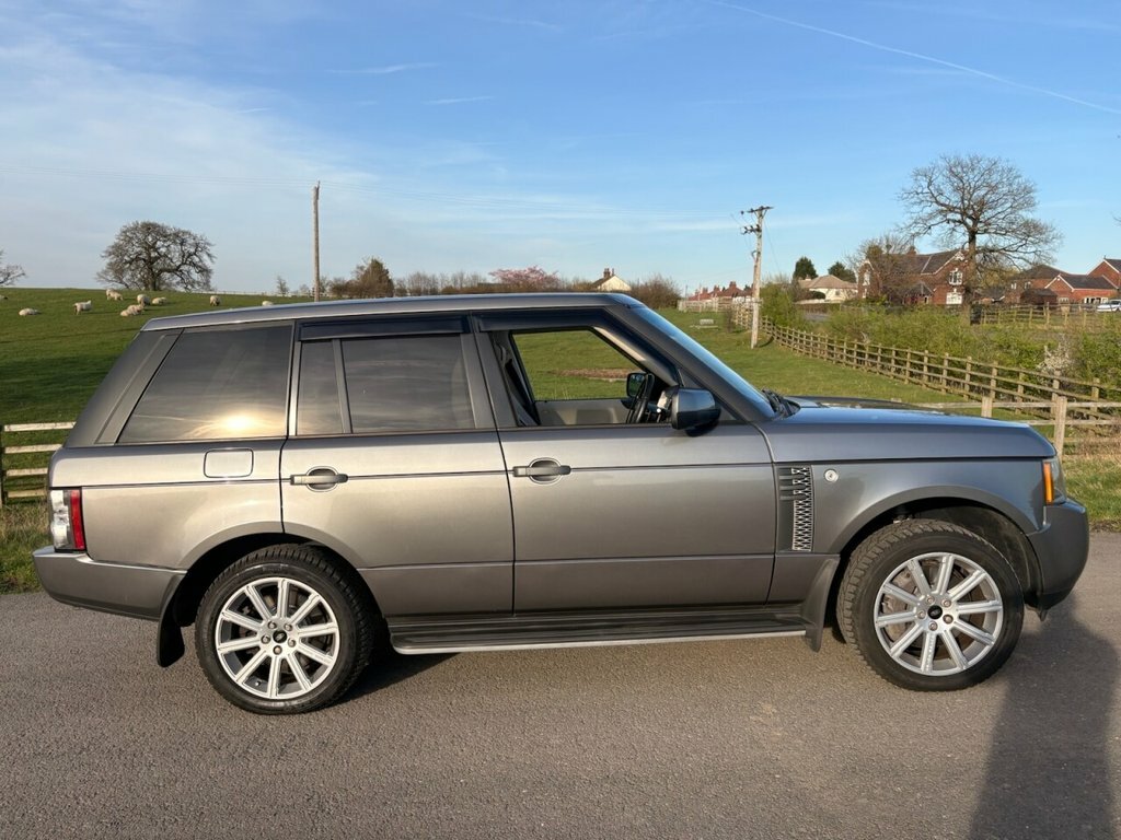 Land Rover Range Rover Suv Grey