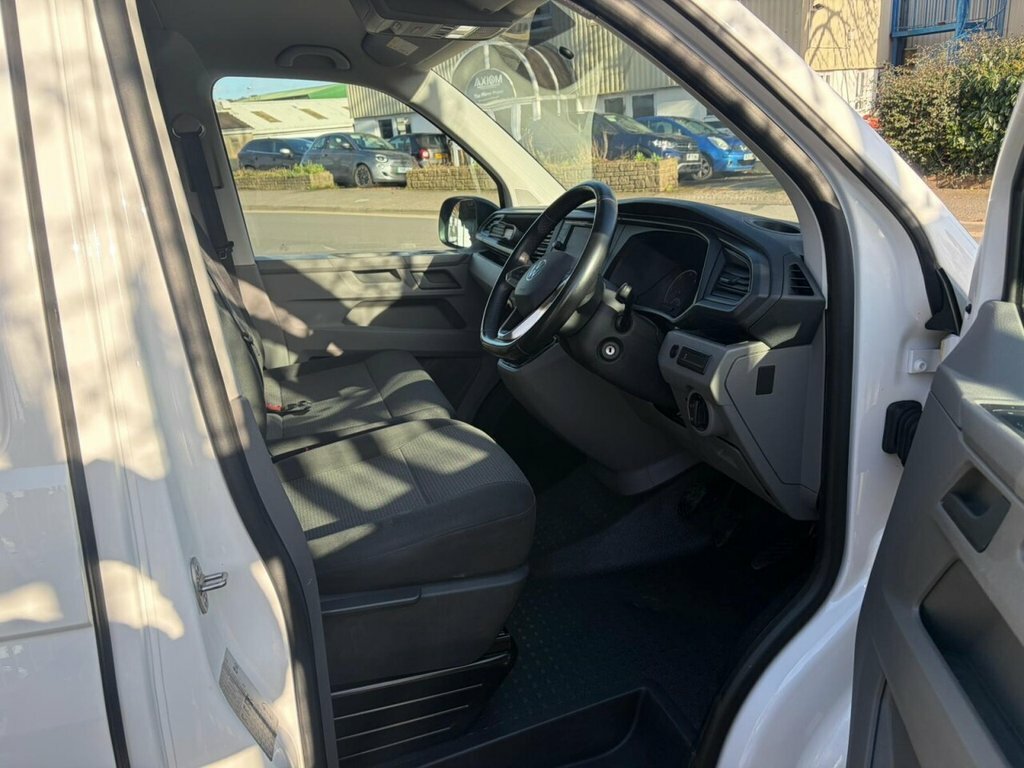 Volkswagen Transporter 2L Startline LF21UPJ White #2