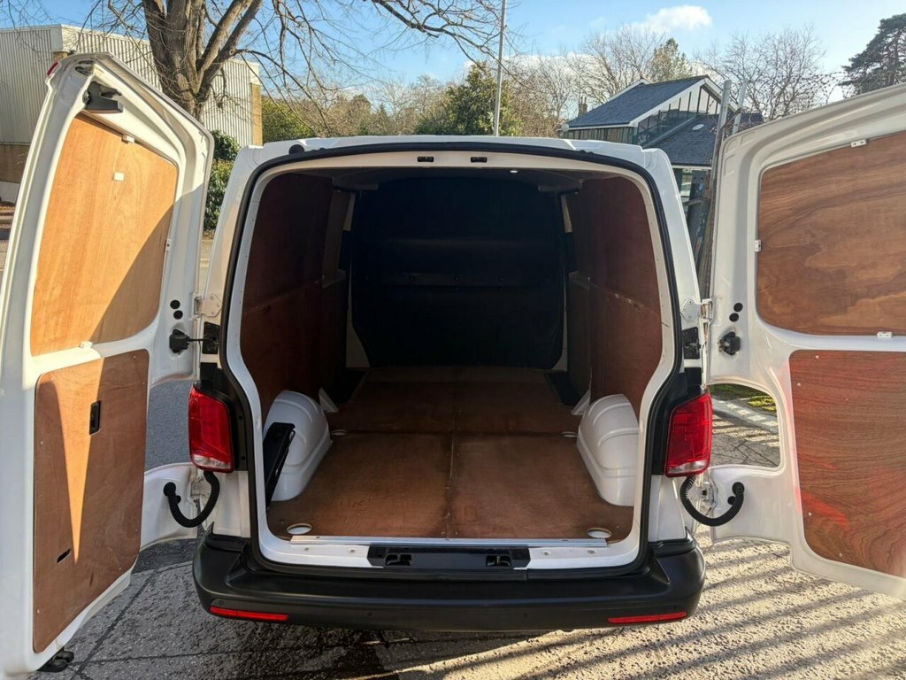 Volkswagen Transporter 2L Startline LF21UPJ White #3