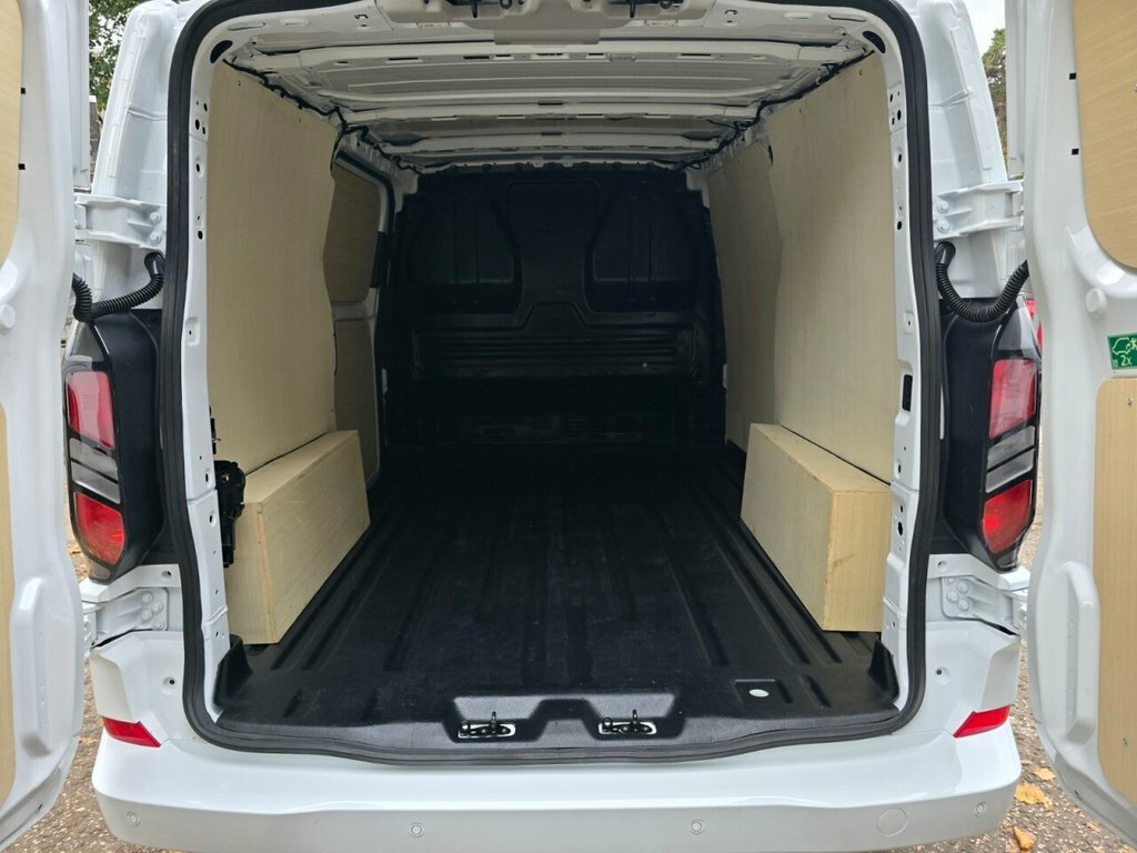 Ford Transit Custom 2L Limited BF74VGA White #3