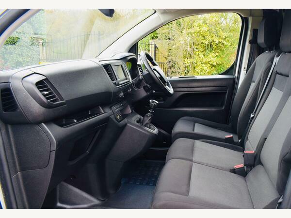 Vauxhall Vivaro Panel Van 1.5 Turbo D 2900 Pro L2 H1 Euro 6 S S DS23KZB White #3