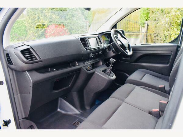 Vauxhall Vivaro Panel Van 1.5 Turbo D 2900 Pro L2 H1 Euro 6 S S DS23KZB White #4