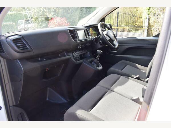 Vauxhall Vivaro Panel Van 1.5 Turbo D 2900 Pro L1 H1 Euro 6 S S DY73OFZ White #4