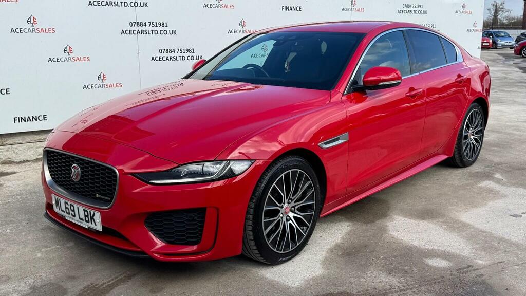 Jaguar XE Saloon 2.0 P250i R-dynamic S Euro 6 Ss ML69LBK Red #4