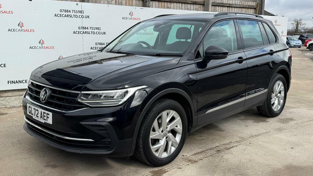 Volkswagen Tiguan Suv 1.5 Tsi Life Dsg Euro 6 Ss 202272 GL72AEF Black #4