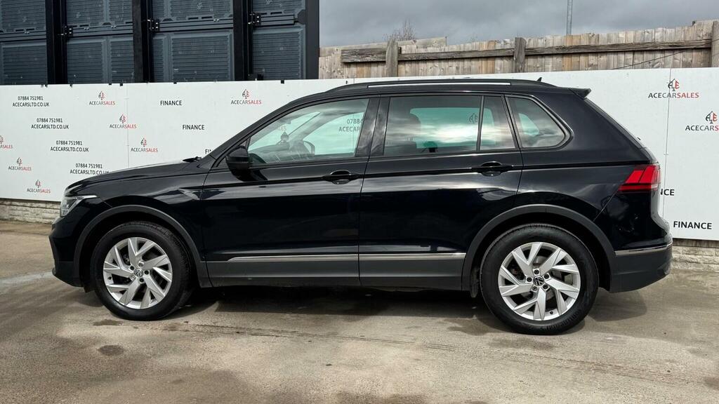 Volkswagen Tiguan Suv 1.5 Tsi Life Dsg Euro 6 Ss 202272 GL72AEF Black #5