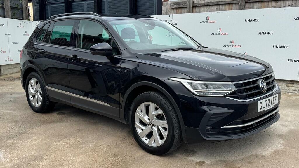 Volkswagen Tiguan Suv 1.5 Tsi Life Dsg Euro 6 Ss 202272 GL72AEF Black #2