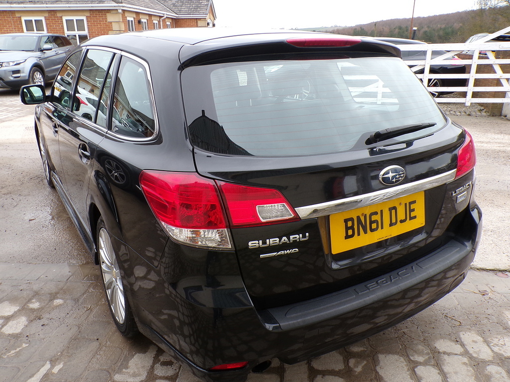 Subaru Legacy D Se Black #6