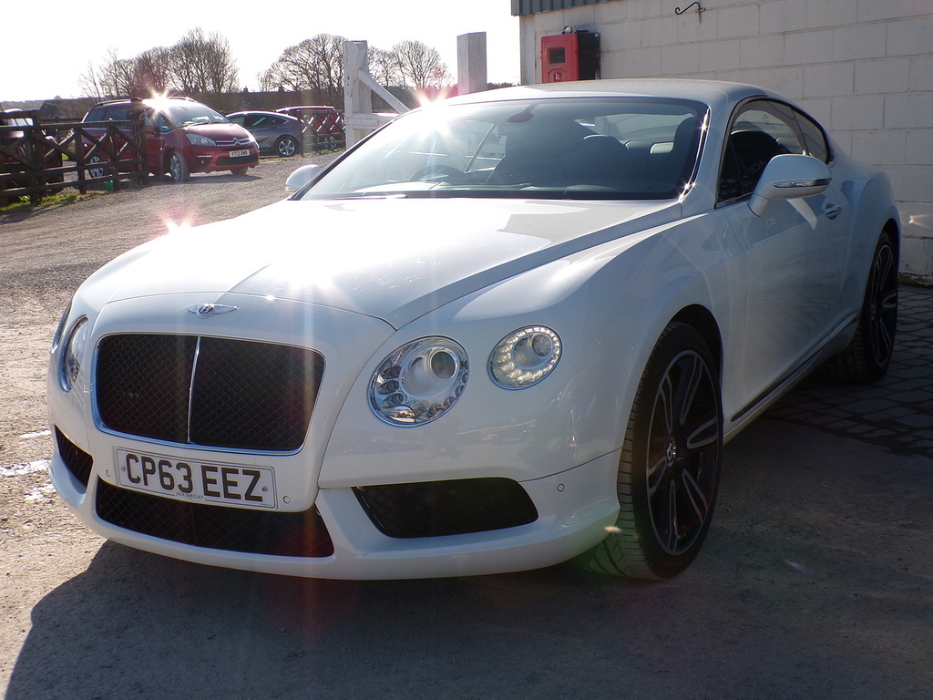 Bentley Continental Gt V8 Gt White #4
