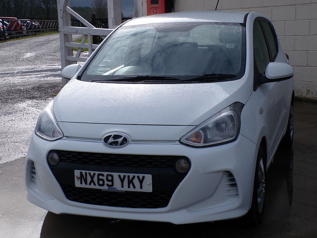 Hyundai I10 Se White #3