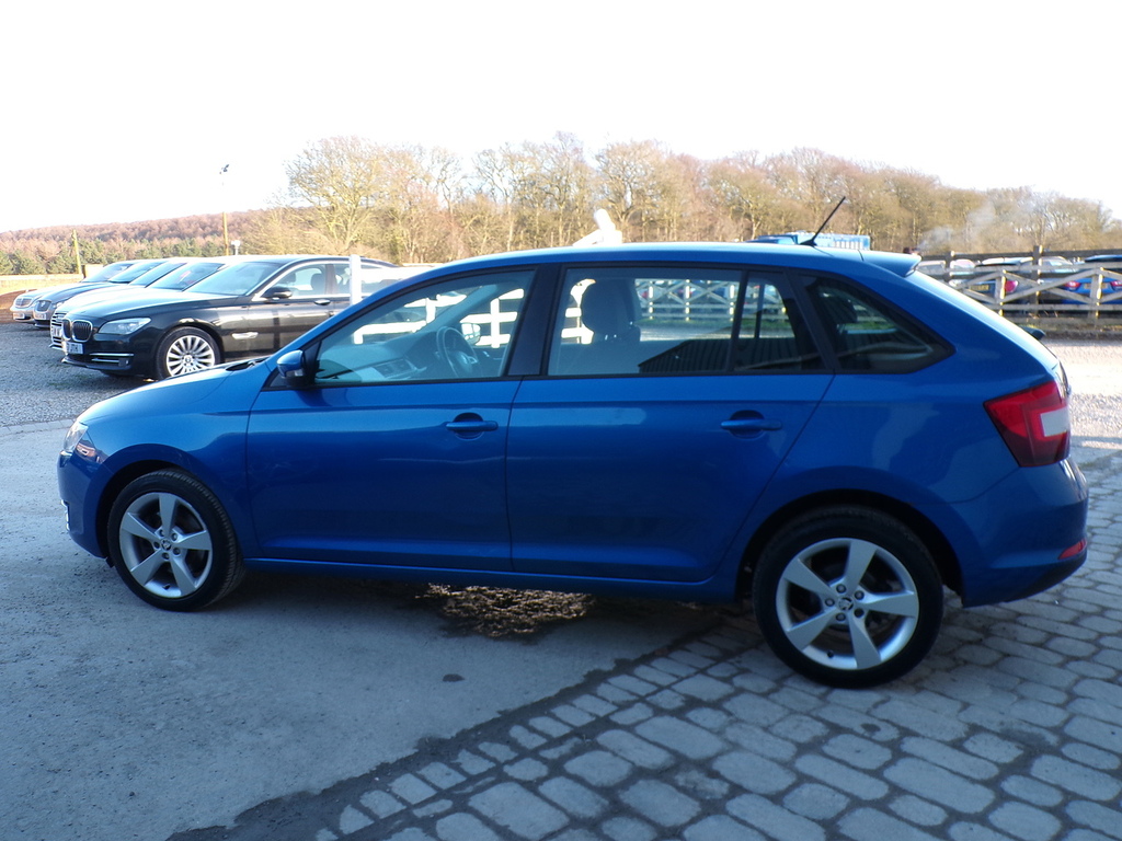Skoda Rapid Spaceback Tdi Se Tech Blue #5