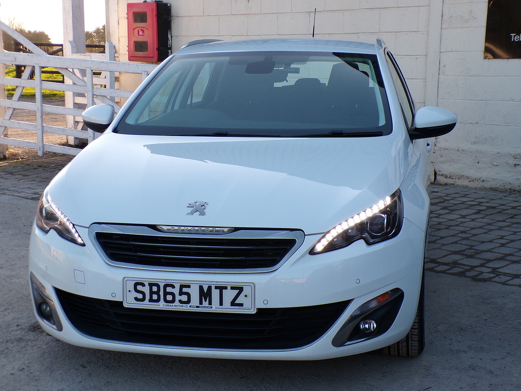 Peugeot 308 SW Bluehdi Allure SB65MTZ White #3