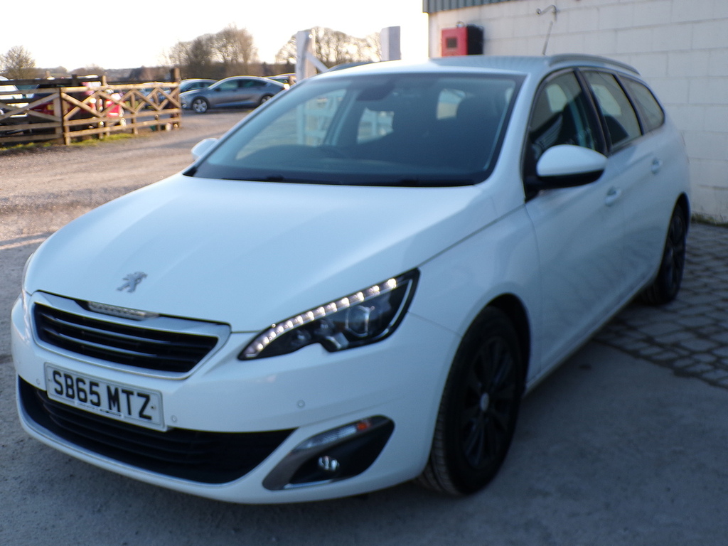 Peugeot 308 SW Bluehdi Allure SB65MTZ White #4