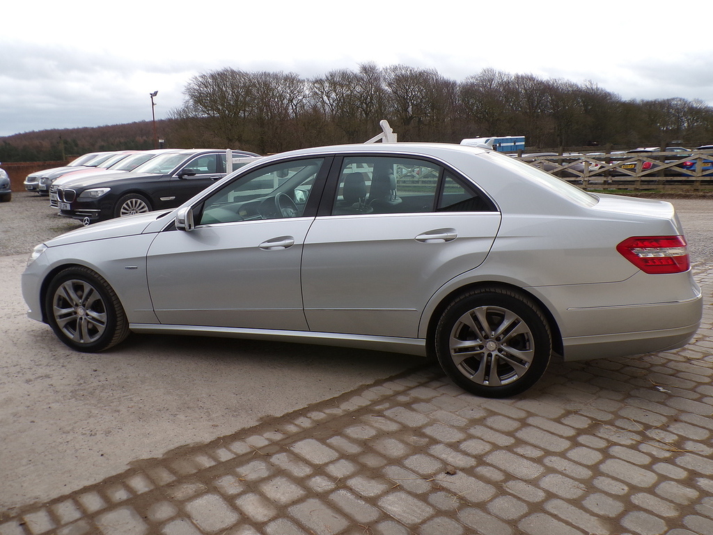 Mercedes-Benz E Class E250 Cdi Blueefficiency Avantgarde Silver #6