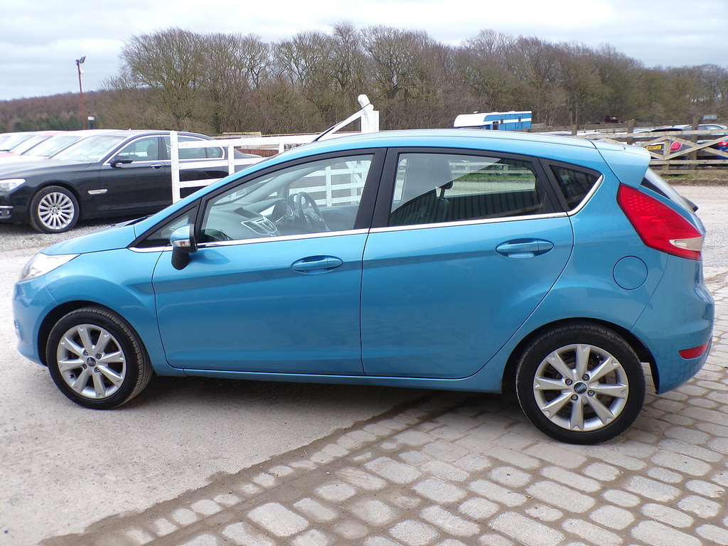 Ford Fiesta Zetec Blue #4