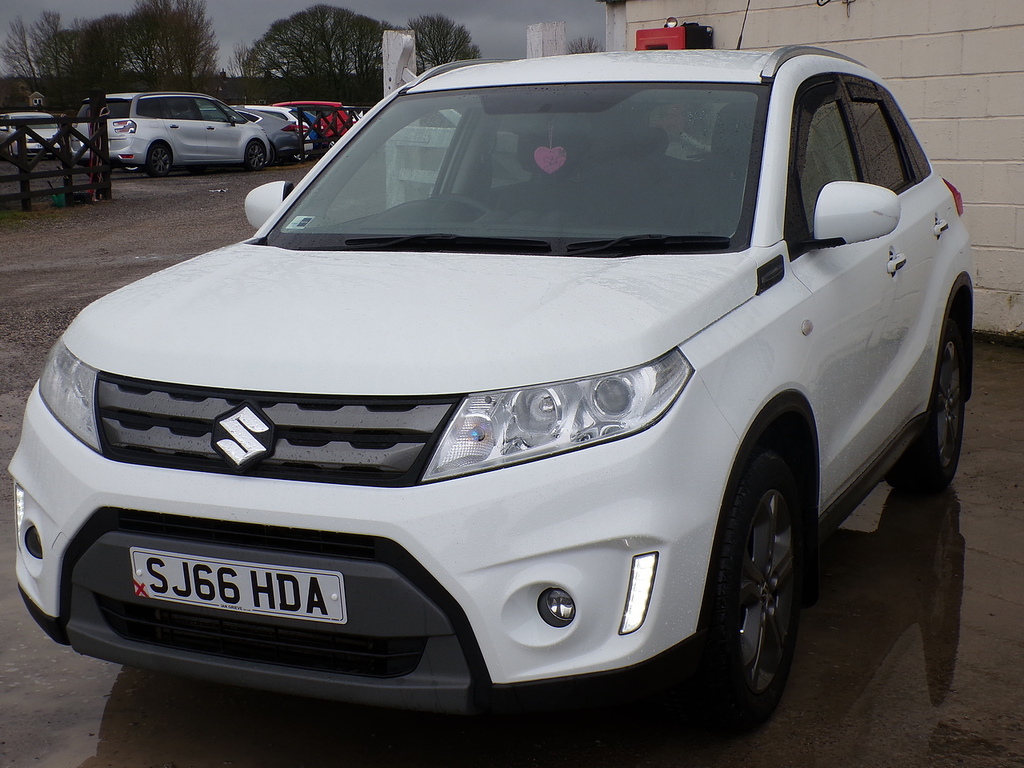 Suzuki Vitara Ddis Sz-t SJ66HDA White #3