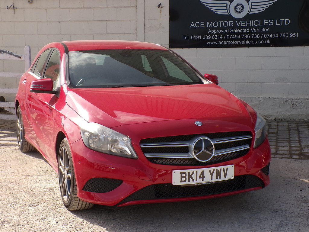 Mercedes-Benz A Class A180 Cdi Sport BK14YWV Red #2
