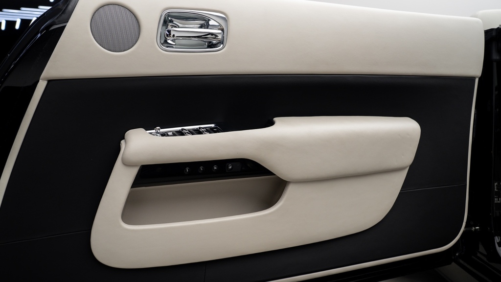Rolls-Royce Dawn V12 Purple #25