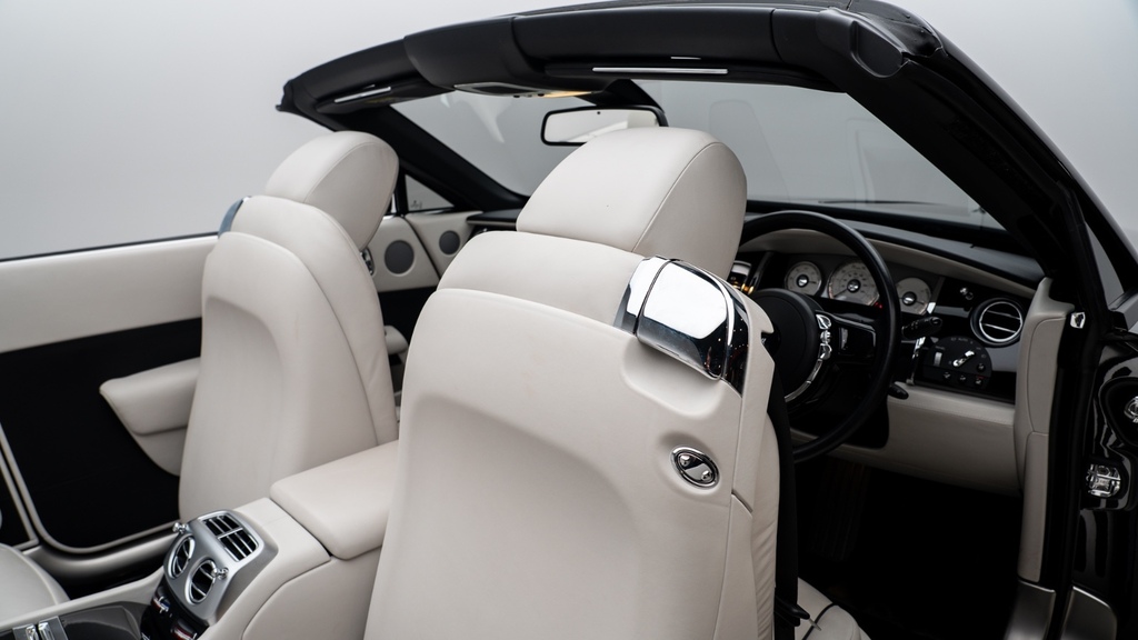 Rolls-Royce Dawn V12 Purple #14