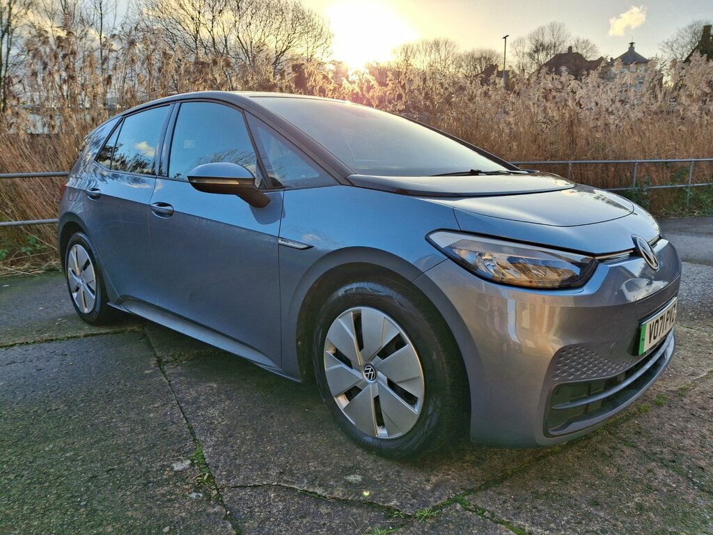 Volkswagen ID.3 Pro Performance 58Kwh Life Hatchback VO71PVZ Blue