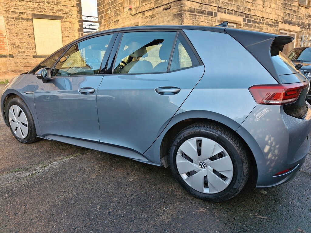Volkswagen ID.3 Pro Performance 58Kwh Life Hatchback VO71PVZ Blue #4
